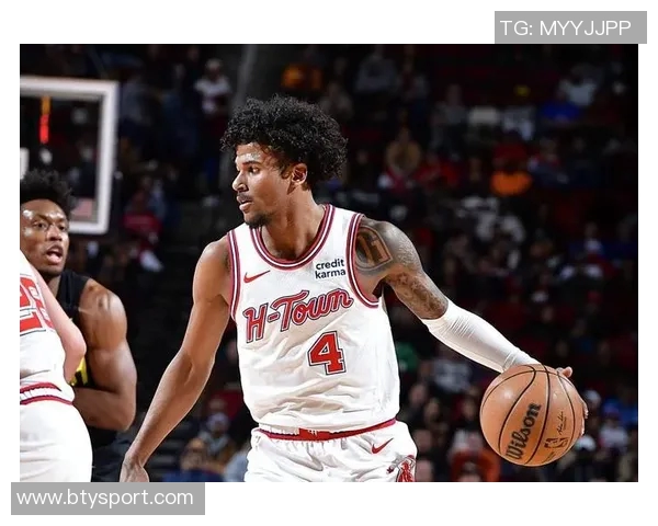 范弗里特激励狄龙挑战自我期待他展现40分风采的幽默瞬间 范弗里特激励狄龙挑战自我期待他展现40分风采的幽默瞬间