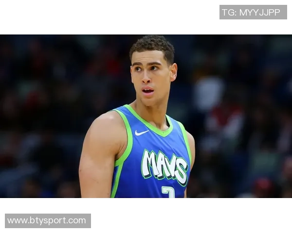 德怀特鲍威尔以身作则展现职业素养引领球队奋发向上